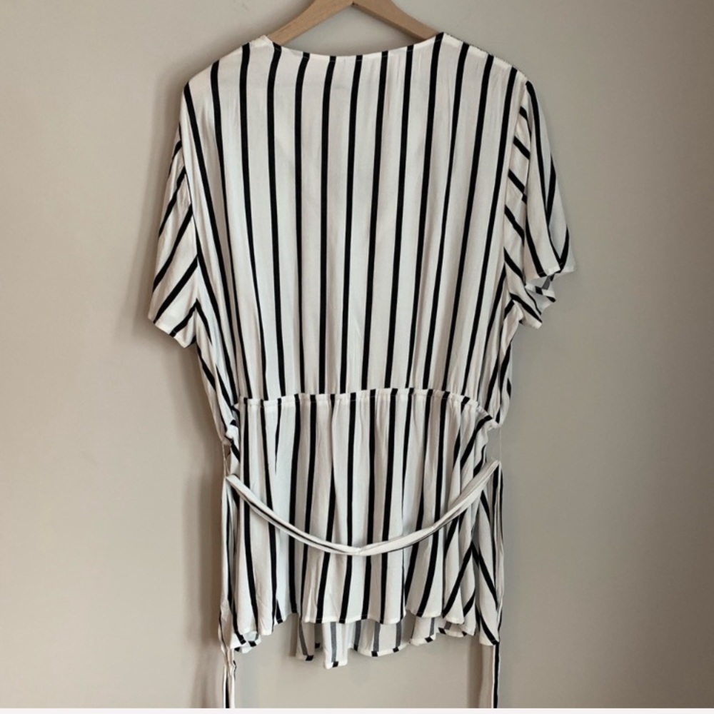 NWT Ava & Viv Plus Size Striped Peplum Blouse - Picture 5 of 8